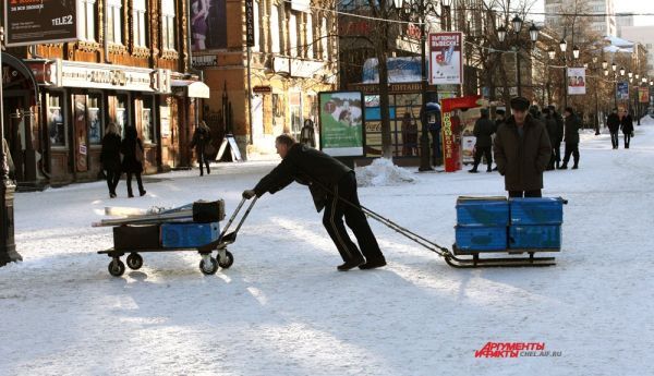 Балует горожан тёплой погодой и Челябинск – сейчас температура здесь колеблется около ноля, но ночью ожидается похолодание до десяти градусов мороза.