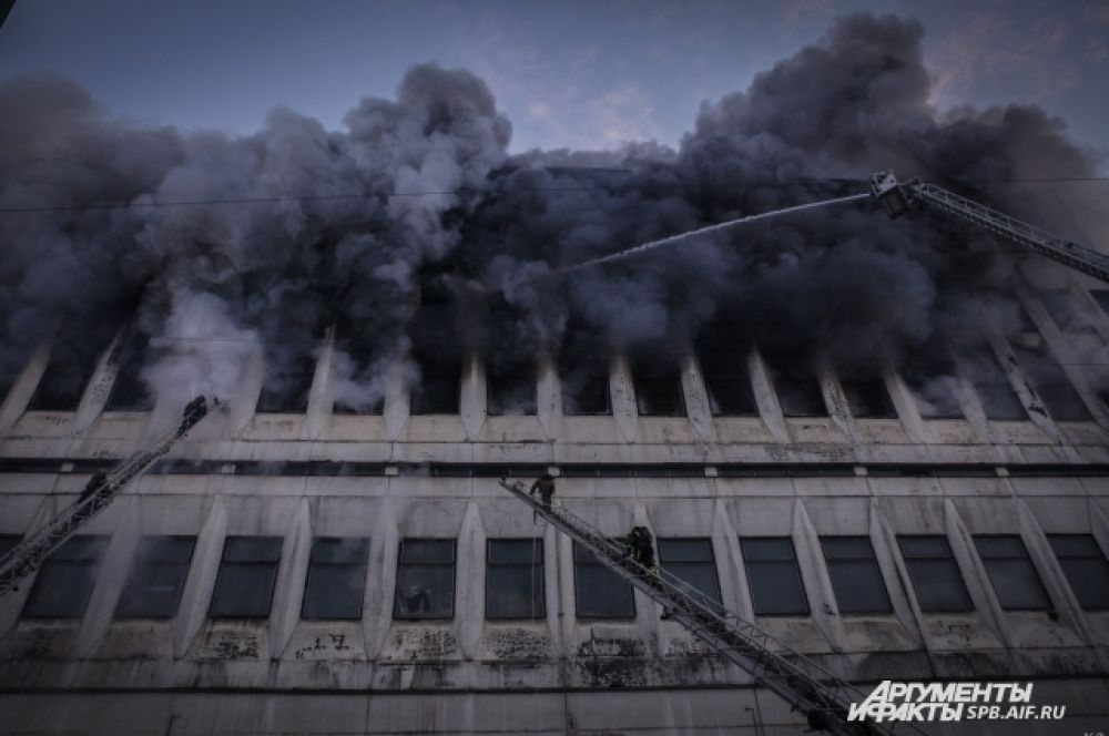 Пожар на заводе имени Козицкого — эксклюзивные кадры