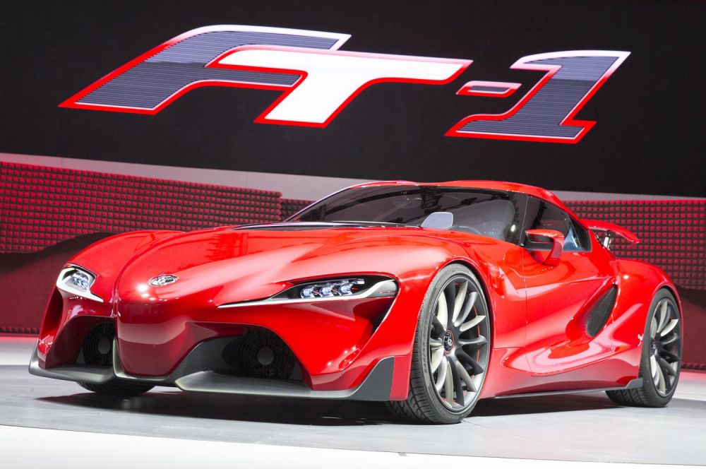 Toyota FT-1. Концепт был разработан дизайнерским бюро Toyota на основе моделей FT-86, FT-HS и Lexus LF-LC и стал главной неожиданностью автосалона. Впрочем, внутри этого автомобиля ничего нет – это лишь шоу-кар, призванный показать достижения дизайнеров.