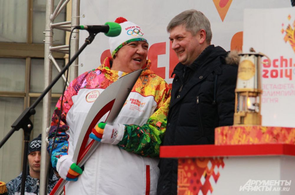 Ирина Макогонова стала первым факелоносцем в Воронеже.