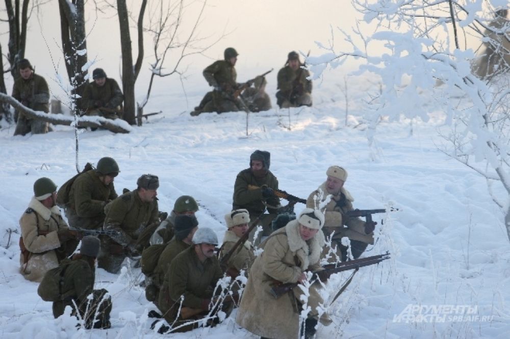 «Советские войска» в наступлении.