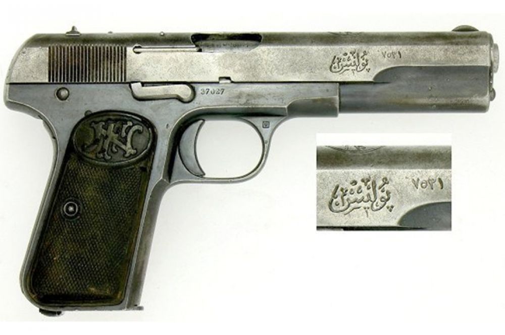 Затем Браунинг спроектировал пистолеты Colt M1900 и Colt M1902, на смену которым пришла одна из наиболее популярных моделей изобретателя – Browning M1903. Этот пистолет состоял на вооружении в Бельгии, Испании, Российской Империи и в фашистской Германии.