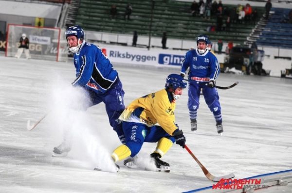 После торжественной части состоялся матч между сбоными Швеции и Финляндии.