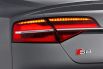 Присутствие внешних металлических элементов в блоке задних фонарей требует превосходной сборки. А чего же ещё можно ожидать от флагмана Audi спортивного S8?