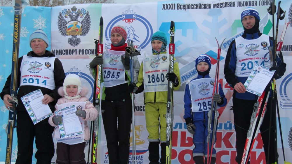 Самая младшая участница «Лыжни России-2014» - Полина Мешлеева (4 года), самый опытный лыжник - Николай Власов (85 лет), самая спортивная семья - семья Крысановых.