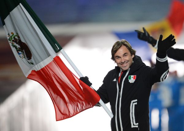 Знаменосец сборной Мексики Хубертус фон Гогенлоэ, является самым возрастным участником в Сочи-2014. Для 55-летнего горнолыжника сочинская Олимпиада станет уже шестой.