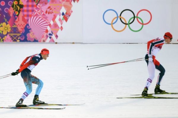 Во время первого полуфинала за сборную России бежал А.Гафаров. На спуске он упал, сломал лыжу и не сумел пробиться в финальную шестерку.