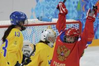 Челябинка Александра Вафина радуется забитому голу в матче со сборной Швеции