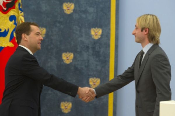 В 2007 году Плющенко был награжден Орденом Почета. 