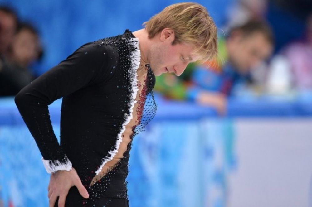 Плющенко решил не принимать участия в сочинских соревнованиях из-за травмы спины.