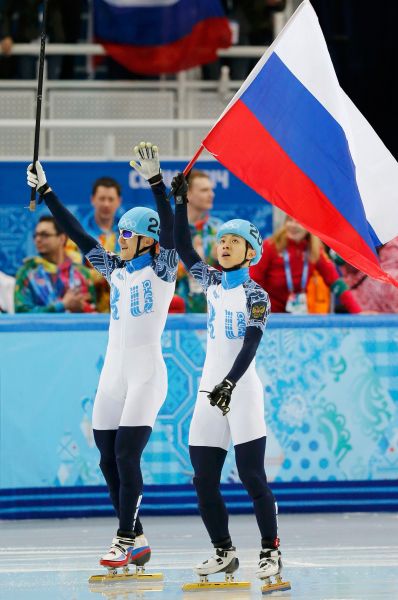 15 февраля российские шорт-трекисты Виктор Ан (справа) и Владимир Григорьев завоевали «золото» и «серебро» на дистанции 1000 м.