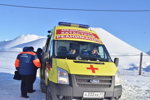 Малышку и её маму в аэропорт сопровождали камчатские врачи и сотрудники МЧС.