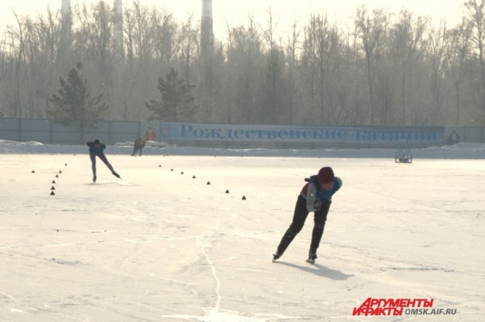 Первенство города по конькобежному сорту состоялось в Омске.