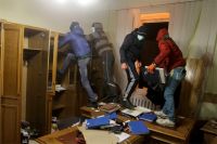 Сторонники оппозиции захватили здание Львовской областной государственной администрации (ОГА).