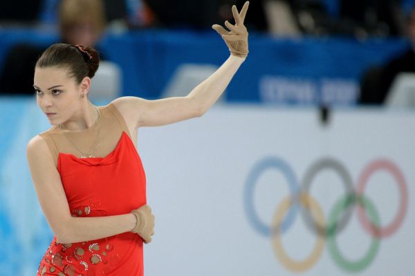 Аделина Сотникова - одна из наиболее ярких звёзд отечественного фигурного катания. К своим 17 годам она четырежды становилась чемпионкой России и дважды завоевала «серебро» европейских чемпионатов, а теперь на её счету олимпийское «золото».