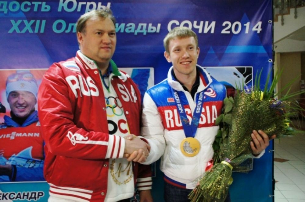Алексея Волкова с победой поздравил олимпийский чемпион по биатлону и ныне директор департамента спорта Югры Евгений Редькин.