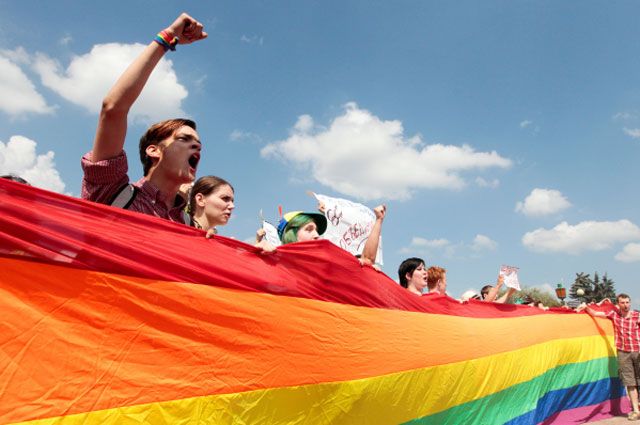 Митинг ЛГБТ-сообщества на Марсовом поле в Санкт-Петербурге. 