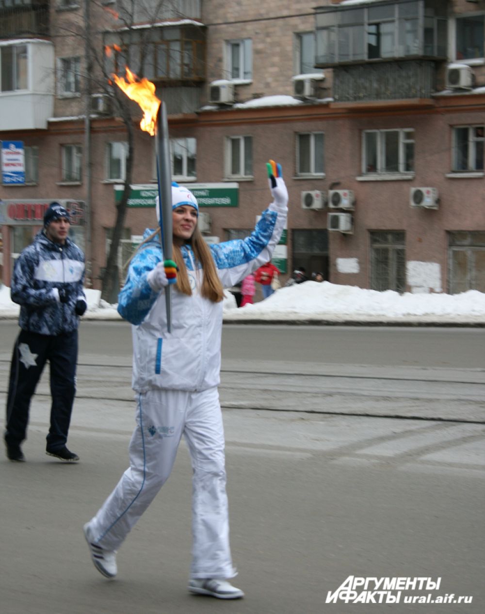 Вице-мисс Екатеринбурга 2012 года Ирина Визгалова неоднократно повторяла, что стать факелоносцем для нее большая честь.