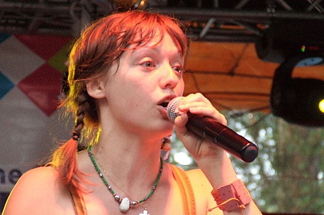 Вокалистка группы «Детидетей» Анна Хитрик.