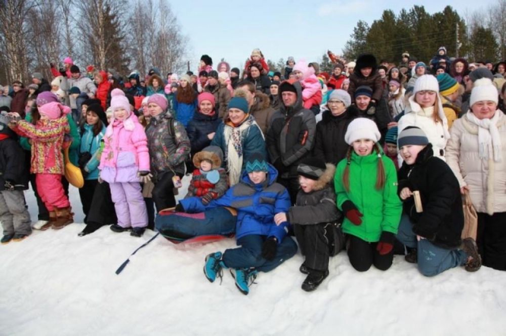 Сотни северян приехали в Малые Корелы проводить зиму.