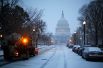 В результате снегопадов в Вашингтоне закрыты все правительственные учреждения, важные встречи перенесены на другие дни.