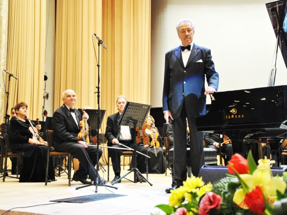Ведущий концерта Станислав Бэлза рассказал о личном рояле Мацуева