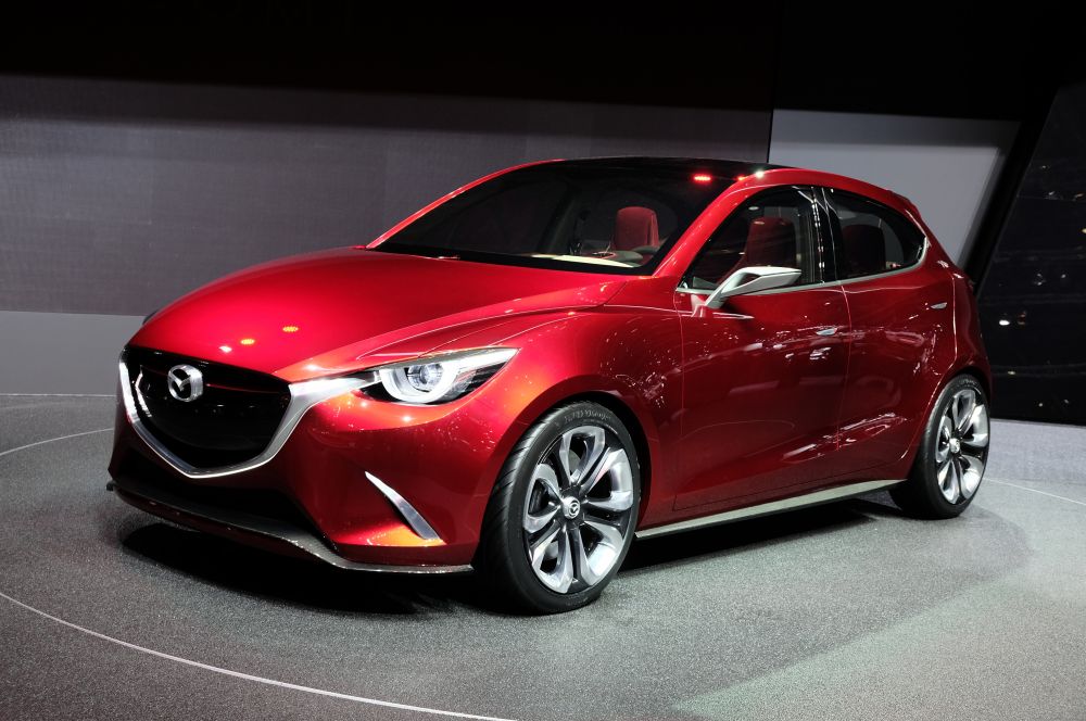 Компания Mazda представила в Женеве концепт Hazumi. На базе этого автомобиля в конце года может появиться новая Mazda2. Производитель отмечает, что в Hazumi заложены основные идеи дальнейшего развития компактных моделей Mazda.