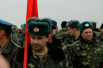 Офицеры и личный состав полка тактической авиации Вооруженных сил Украины пришли на переговоры в Бельбеке со своим знаменем