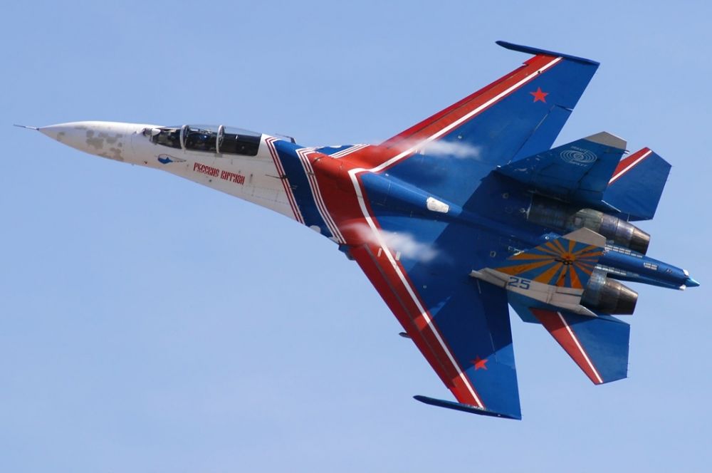 С середины 80-х советские и российские ВВС широко применяют многоцелевой истребитель четвёртого поколения Су-27. Эта машине и сейчас является одной из основных в составе ВВС России.