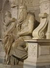 Над этой статуей Микеланджело работал около двух лет — композиция из мрамора достигает в высоту 235 сантиметров. Согласно первоначальному замыслу, скульптура должна была представлять собой фрагмент гробницы Юлия II, однако завершить остальные её элементы Буонарроти не успел.