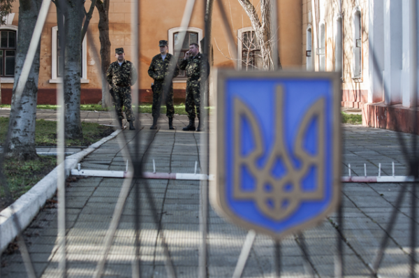 Украинские солдаты заблокированы на улице Карла Маркса в Севастополе