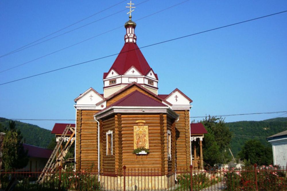 Храм Дмитрий Солунского. Майкопский район, п. Каменномостский
