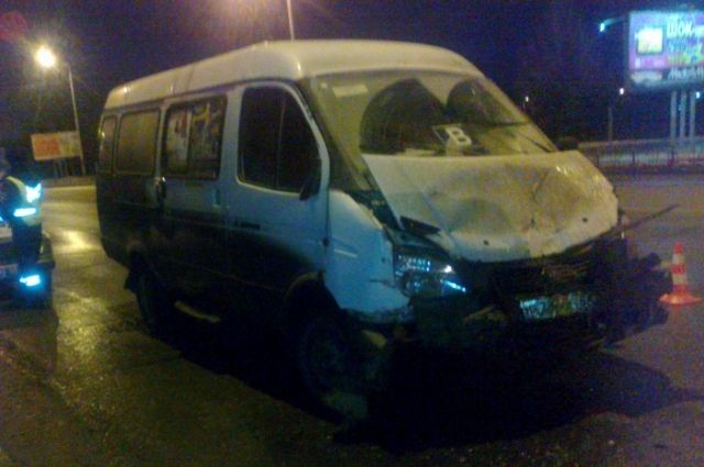 В Омске произошла авария с участием двух маршруток.