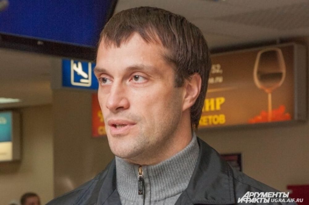 Директор «Центра адаптивного спорта» Эдуард Исаков лично поздравил спортсмена с медалью и заявил, что теперь у следж-хоккейного клуба большие планы на будущее. В частности, планируется тур по городам Югры, где есть ледовые площадки, с показательными выступлениями.