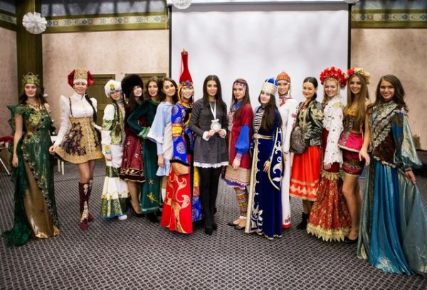 Во время «Мисс-Россия-2014» - демонстрация национального костюма.