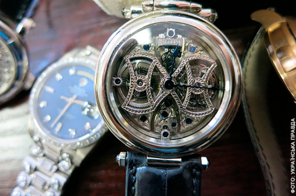 Bovet с турбийоном серии Butterfly, который снят с производства. Подобная более современная модель стоит 266 тысяч евро