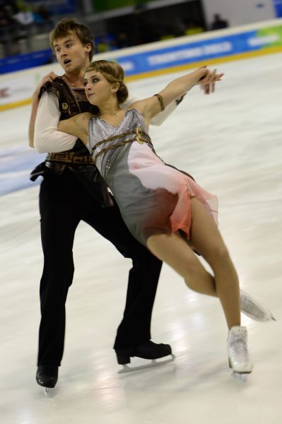 Третьей российской танцевальной парой в Сайтаме будут Виктория Синицина и Руслан Жиганшин. В сезоне 2011-2012 годов они стали сильнейшими в мире среди юниоров и выиграли юниорский чемпионат России. Текущий чемпионат мира станет для них дебютом.