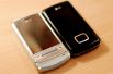 Благодаря слайдеру KG800 Chocolate (справа) в 2006 году «выстрелить» удалось компании LG. Этот телефон предлагал альтернативу «раскладушке» и представлял собой две движущие панели. Дисплей телефона обладал примитивным сенсорным управлением и позиционировался как имиджевый. Параллельно выпускалась более дешевая модель LG Shine (слева).