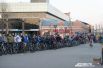 На старт по оценкам организаторов, выехало более 210 велосипедистов.