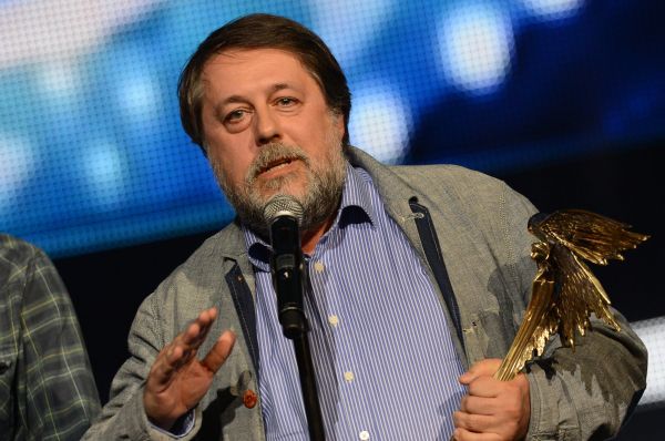 Режиссёр, сценарист и продюсер Виталий Манский за фильм «Труба» был награждён в номинации «Лучший неигровой фильм».