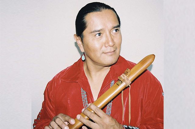 Эндрю Томас, индеец из племени навахо.