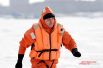 Геройствовать, спасая провалившегося под лед человека, можно лишь в случае, если вы – аттестованный работник МЧС. 