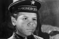 Саша Корнев в роли Володи Дубинина в кинофильме «Улица младшего сына», 1962 год.