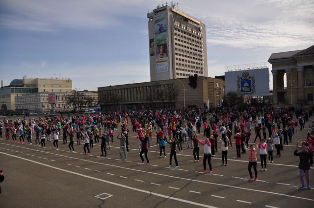 Зарядка на площади Ленина.