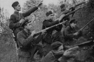 Повстанцы из Острожского отдела в Суражских лесах. Декабрь 1943 г.
