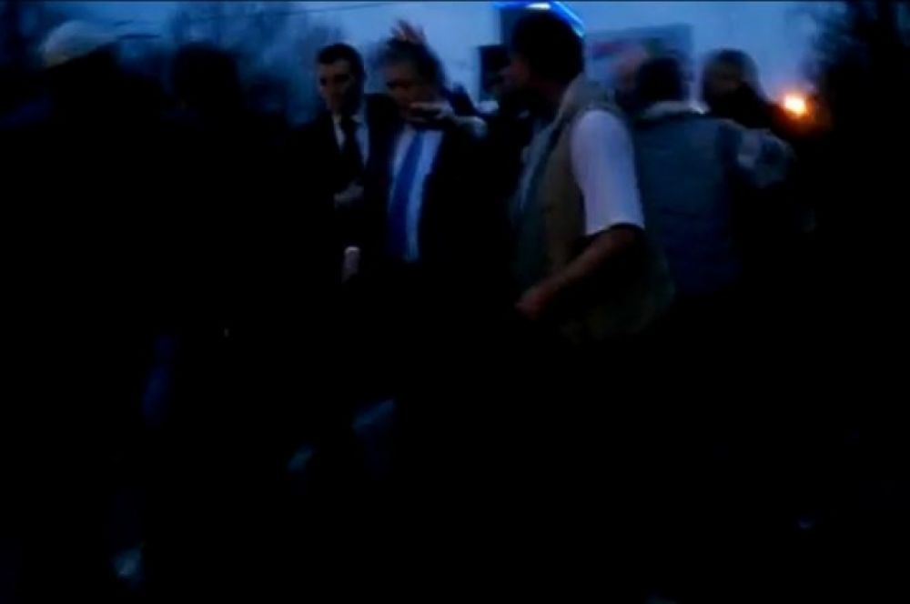 В Луганске освистали и избили Добкина
