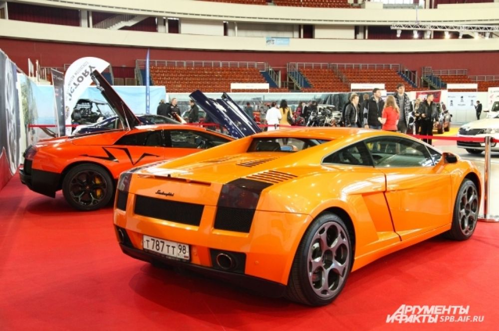 Легендарная Lamborghini на выставке в Петербурге