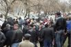 В Славянске сепаратисты захватили админздания и возвели баррикады