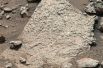 На фото показан участок поверхности Марса площадью 260 см2. Фото сделано марсоходом «Куриосити» в марте прошлого года.