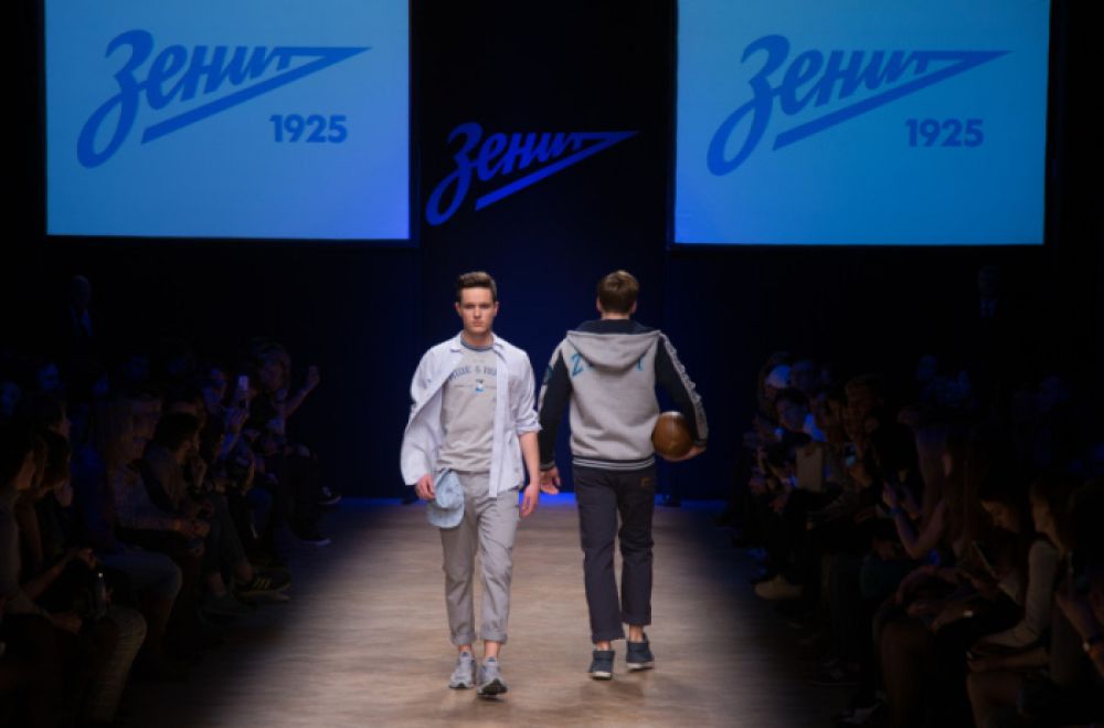Гостям AFW были представлены шесть моделей полевой и вратарской формы образцов 1944, 1984 и 1999 годов.